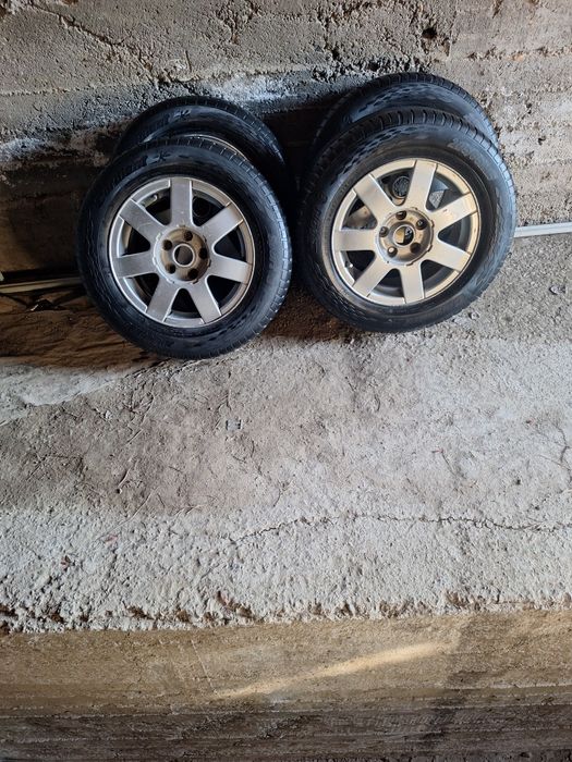 Шина балон сатылады.