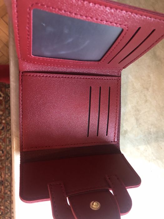 Дамско червено портмоне