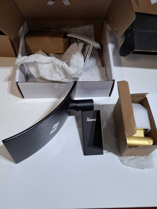 PHASAT Baterie pentru chiuveta / lavoar montată pe perete cu cascadă