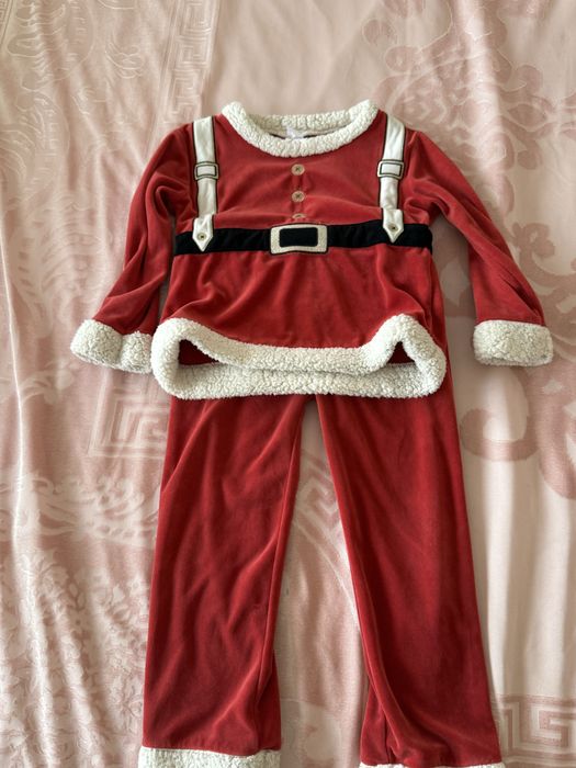 Costum de Mos Craciun 4-5 ani 110 cm Zara