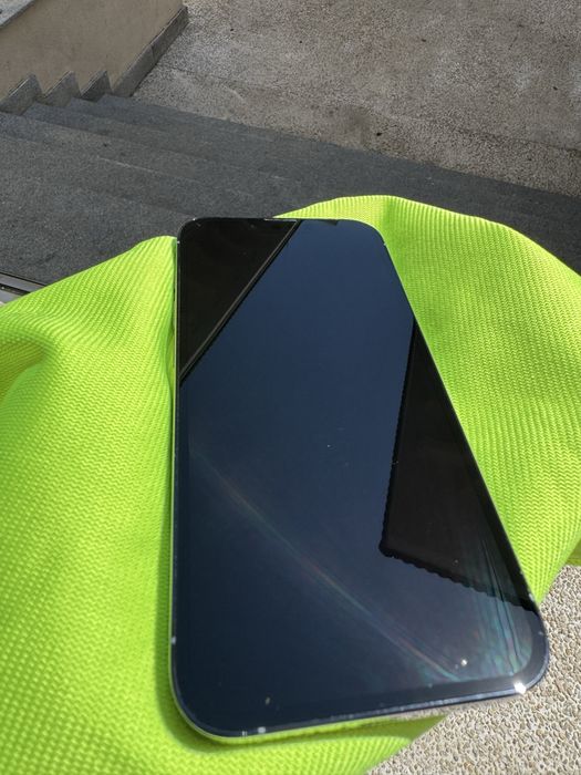 iPhone 13 PRO син 256 GB + 5 кейса и протектор