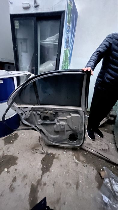 Двери от mercedes benz w211