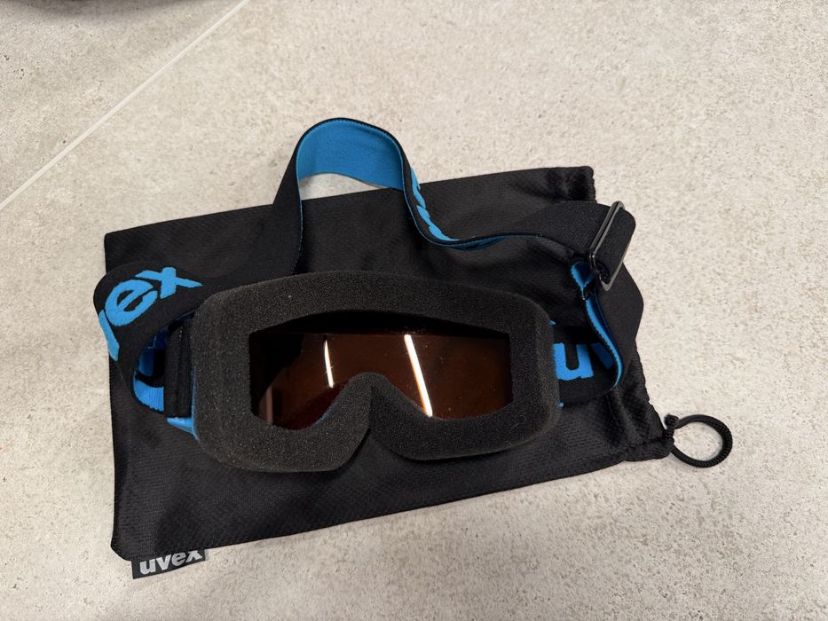 Детска ски каска и ски маска Uvex - отлично състояние