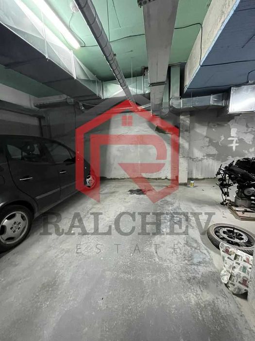 Дава се под наем Тристаен апартамент в Варна, Колхозен пазар - 100 кв.м за 637.5 € - Снимка #13