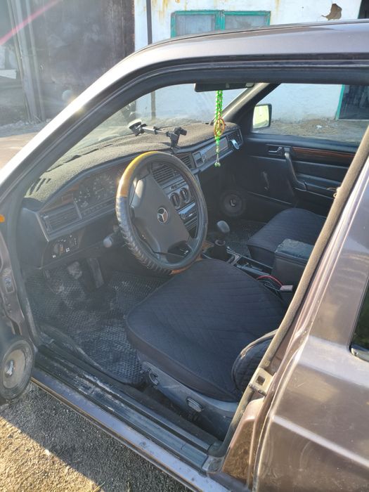 Мерседес Бенс 190