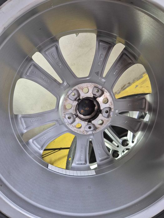 ROTI Jante Anvelope NOI 225/50/18 - OEM BMW X1 X2 IX1 PIRELLI 2022 RFT