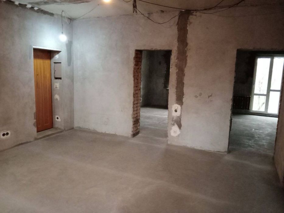 Чиланзар 1.   3/4/4. Высокопотолочка.  Под ремонт