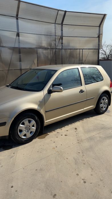 Se vinde GOLF 4!!!