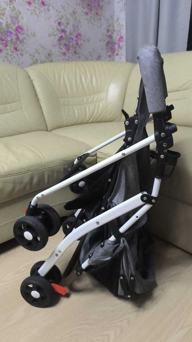 Коляска прогулочная