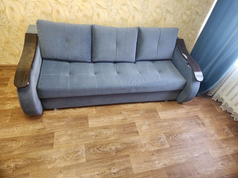 Продам диван.в отличном.сост.