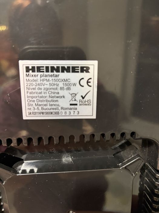 Vand mixer planetar Heinner 1500XMC cu extra accesorii