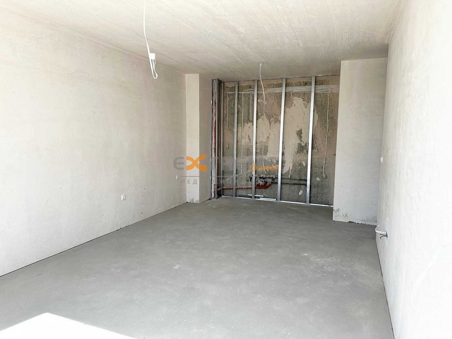 Продава се Двустаен апартамент в Варна, Възраждане 1 - 67 кв.м за 1211 €/кв.м - Снимка #11