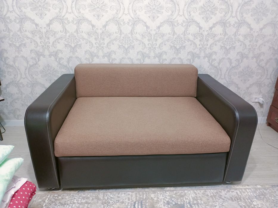 Продам срочно мини диван за 55000