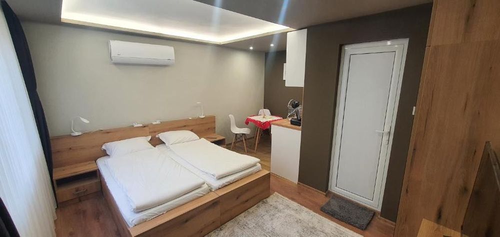 Предлагам новообзаведено студио до Морска градина