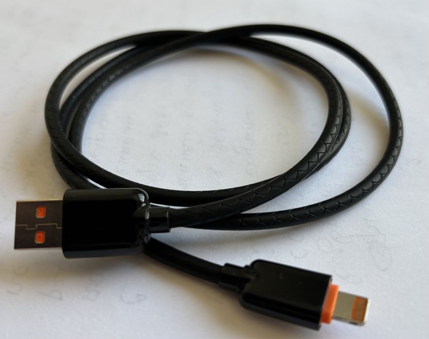 чехлы 15+ , оригинал зарядка iPhone, шнур