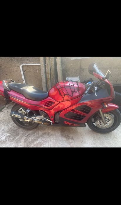 Продава се Suzuki 900 RF