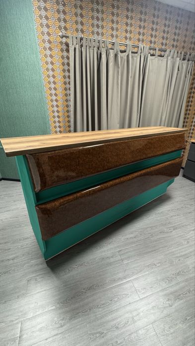 Барная стойка на колесиках