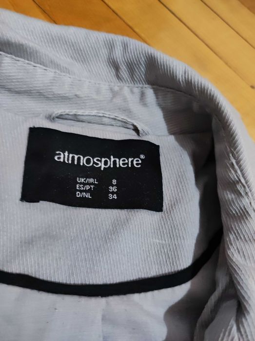 Страхотен сив тренчкот