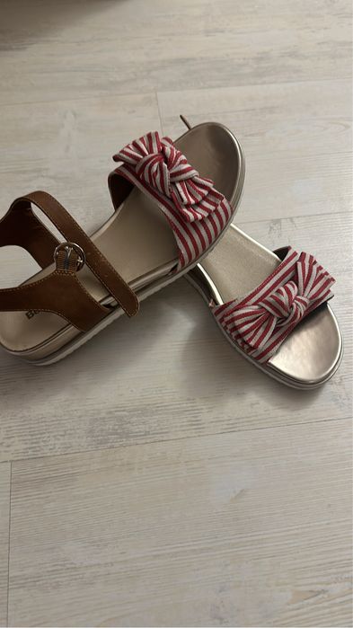 Дамски обувки-ежедневни