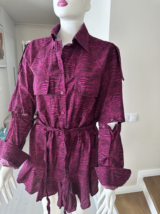 Vand rochie PNK cu maneci decupate