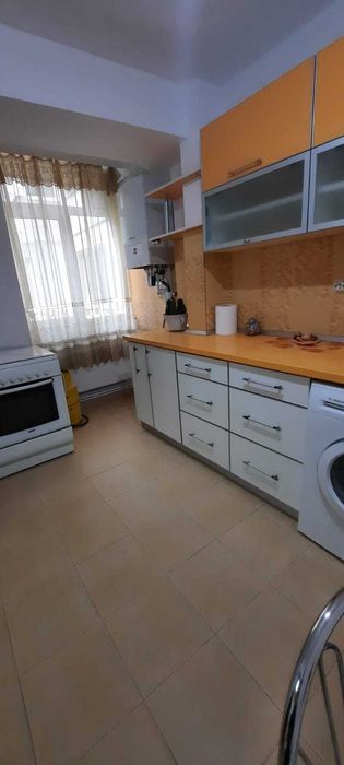 Inchiriere apartament 2 camere, zona Hurmuzachi
