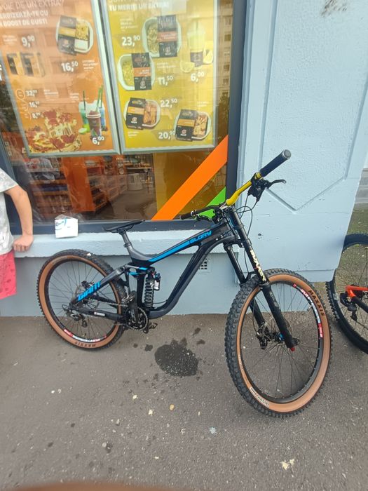 Bicicletă  Giant glory downhill