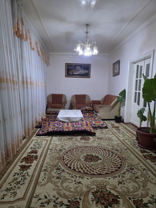 Qibray tumanida 6 sotixli hovli