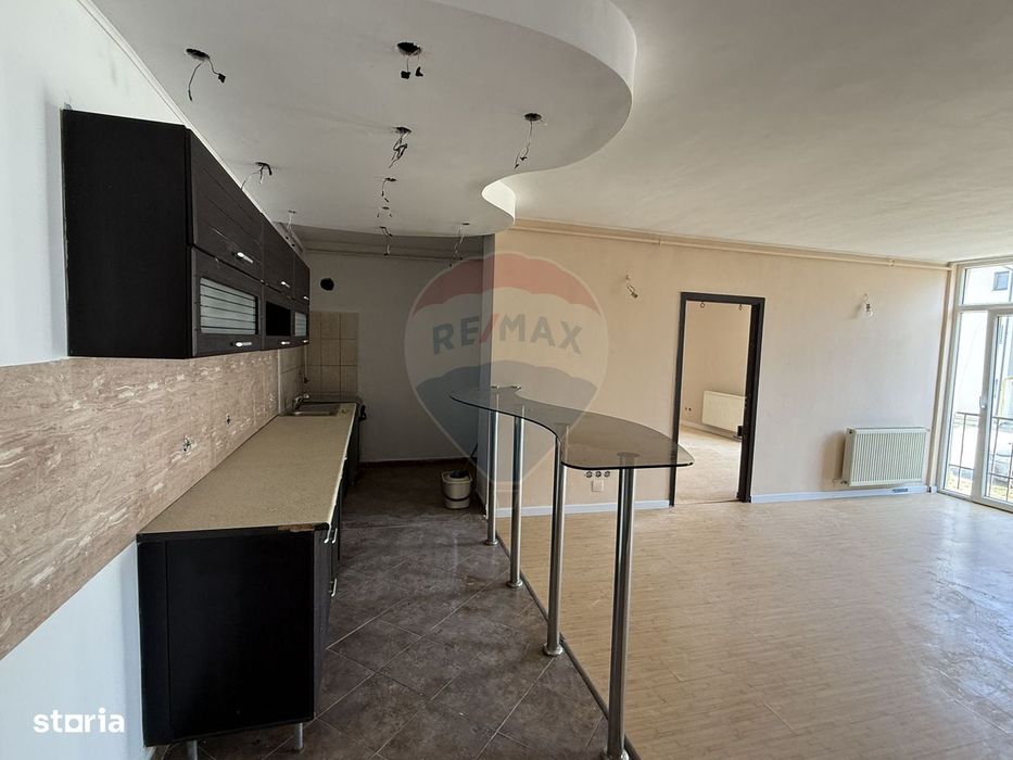 Apartament cu 3 camere, 98 mp, 2 băi, parcare în curte, Florești — fotografia 3