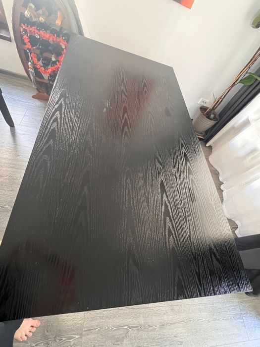 Masa din lemn masiv, neagra 170 x 90 x 78 cm cu scaune tapitate