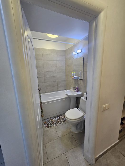 Apartament 2 camere zona pod Fundeni, mobilat, cu centrală proprie