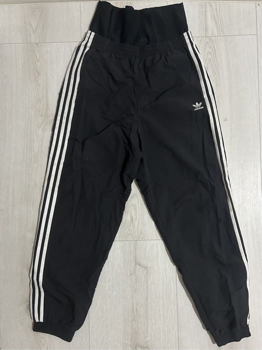 pantaloni adidas