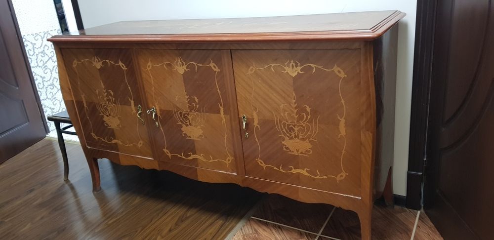 Продаю антикварную мебель срочно