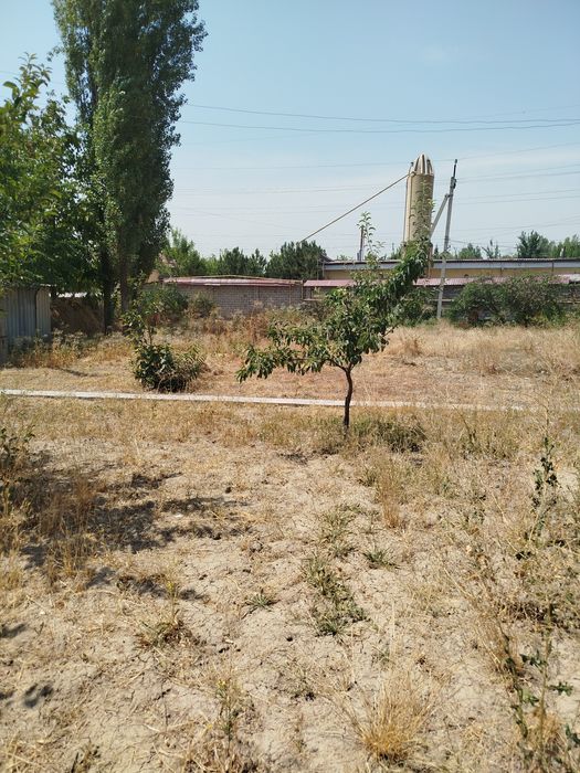 Участка сотилади