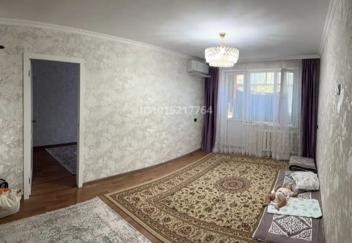 Продам 2 ком. кв.в 7мкр,дом 32