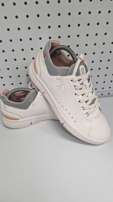 Оригинални дамски маратонки- On The Rogger Advantage