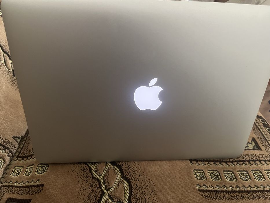 Macbook air 13 early 2015 stare impecabila