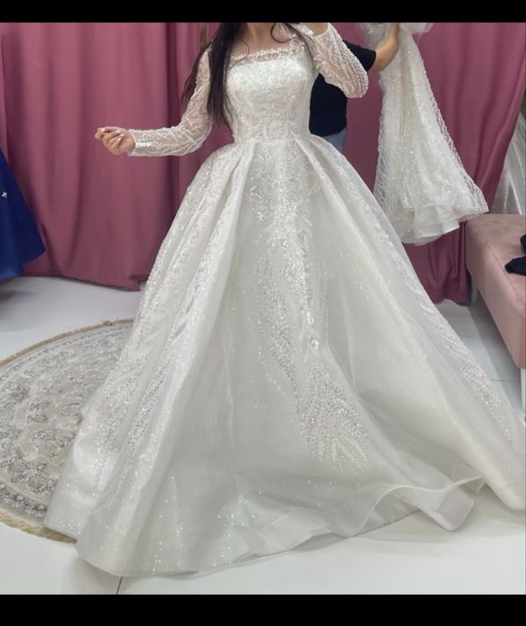 Продам свадебное платье в отличном состояиний