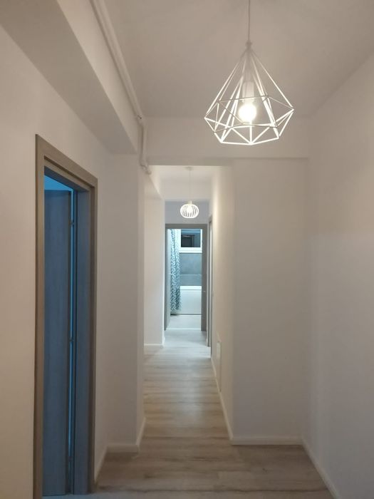 1 mai Apartament decomandat 3 Camere Centrala AC