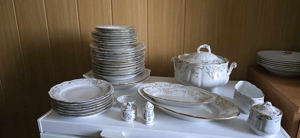 Продам столовые сервиз на 6 персон