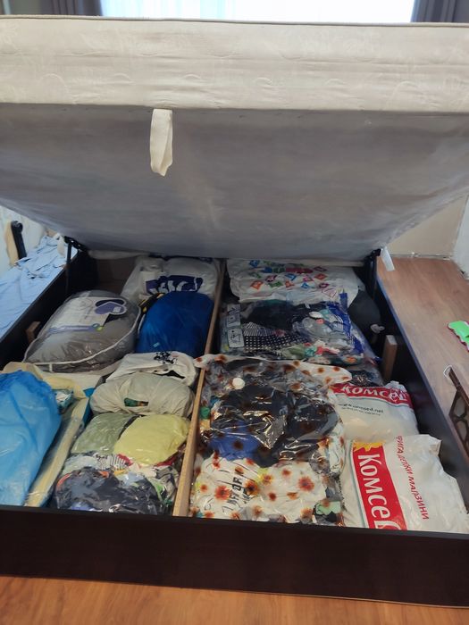 Обзавеждане за спалня + матрак + топ матрак