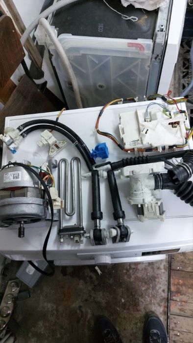 Пералня Electrolux на части