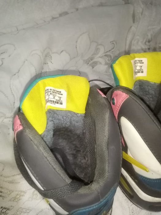 Продам кроссовки зимние" nike"