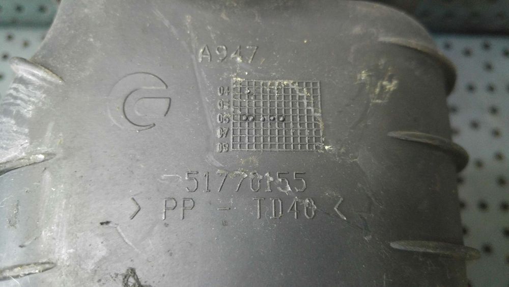 Rezonator filtru aer 1.9 jtd alfa romeo 159 939 51770155