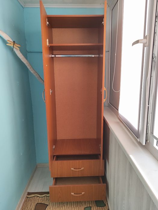 Шкаф плательным  и тумба