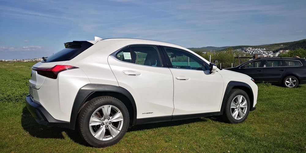 Lexus UX250h 15900+TVA