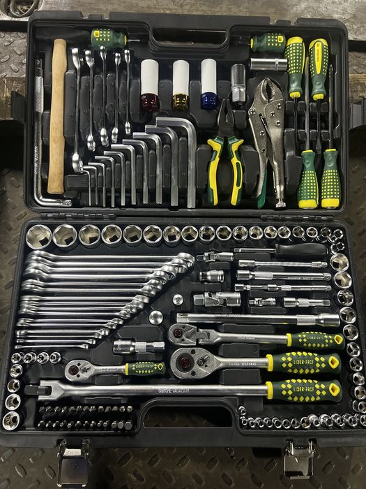 Инструмент набор ключей автомобильный