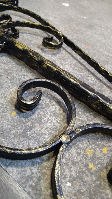 Рекламна табела от ковано желязо