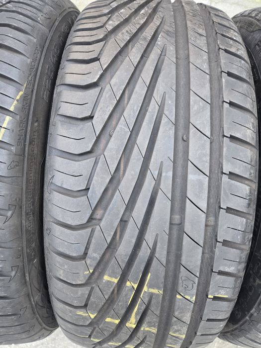 4 бр. Автомобилни гуми 225.45.18.UNIROYAL