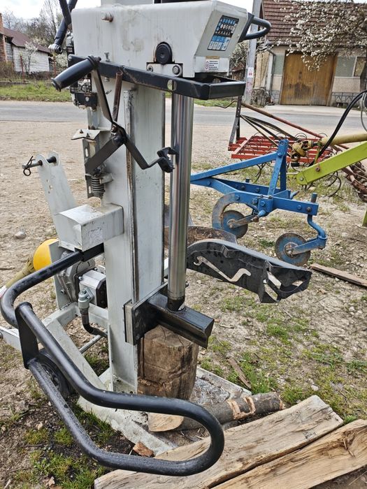 Crapător lemne hidraulic ,electric (crepator, despicator) 18  tone