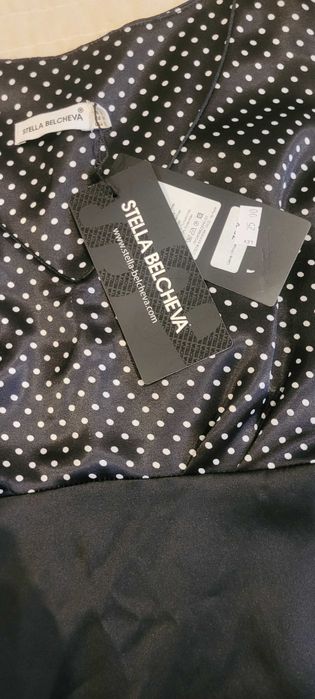 Класическа сатенена дамска рокля с точки